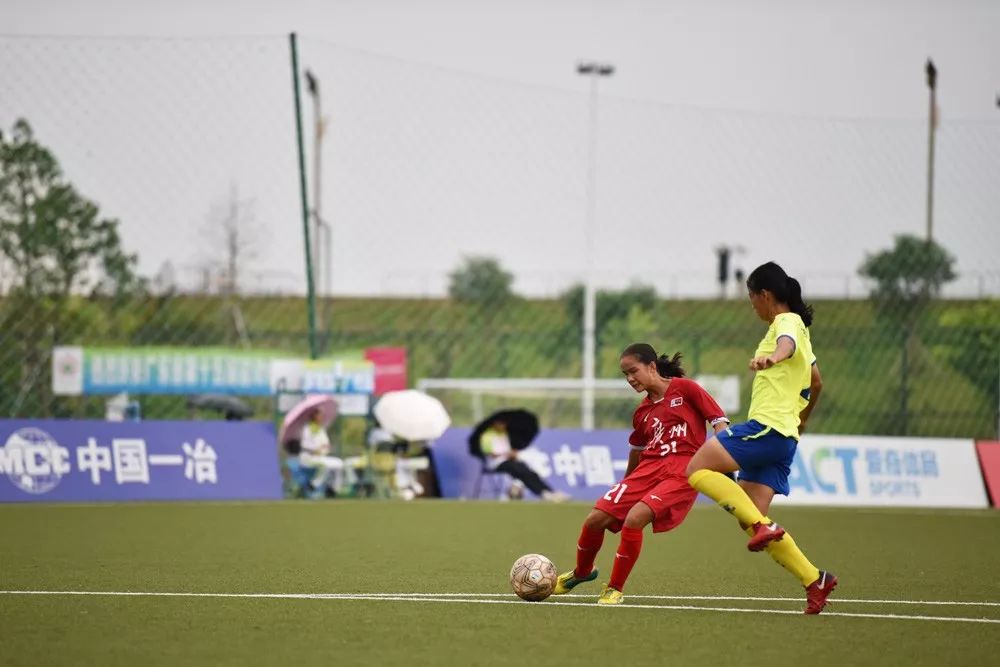 女子足球賽事最新動態(tài)與小巷深處的獨(dú)特足球風(fēng)味小店