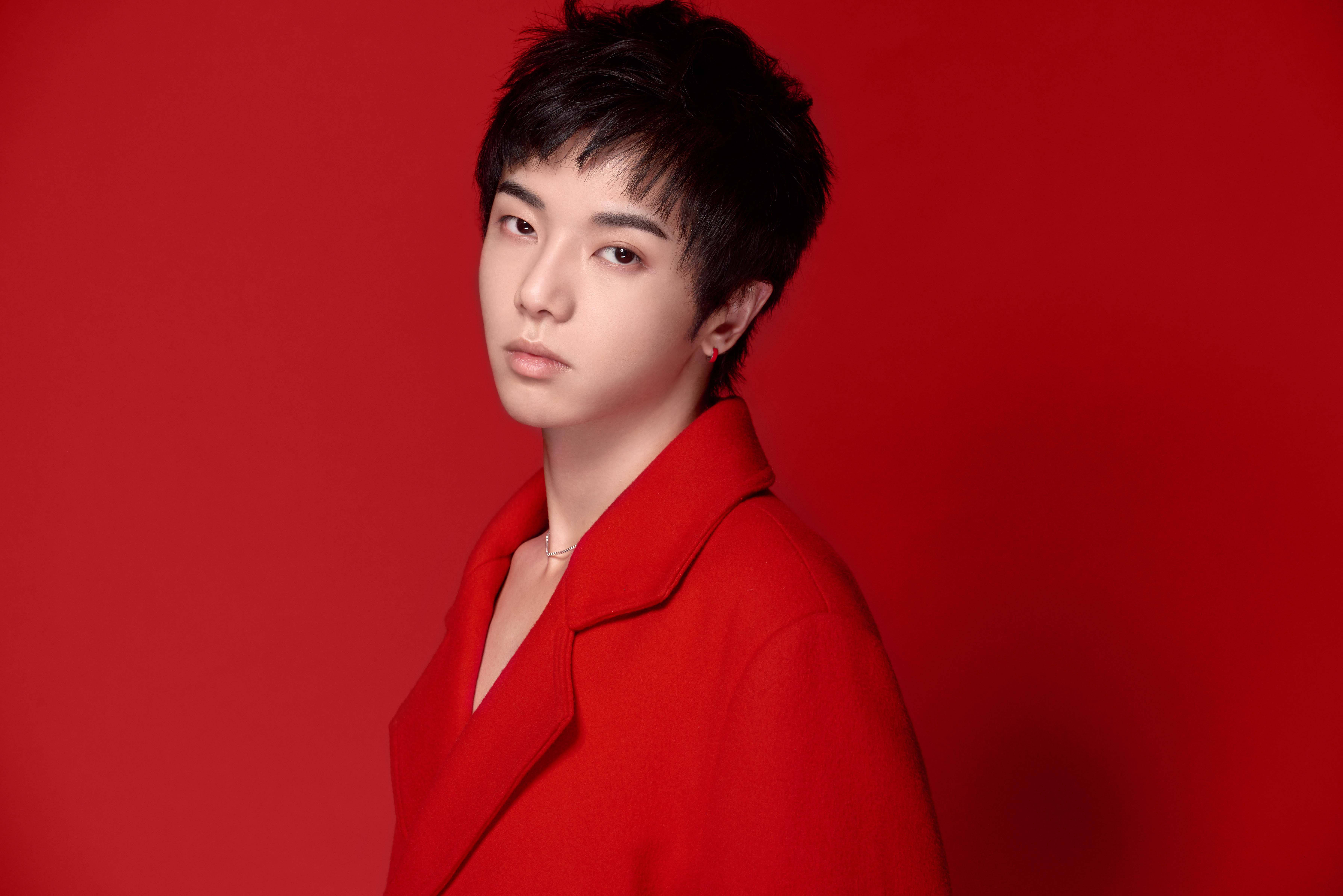 華晨宇高清壁紙，音樂與藝術(shù)的極致融合之美