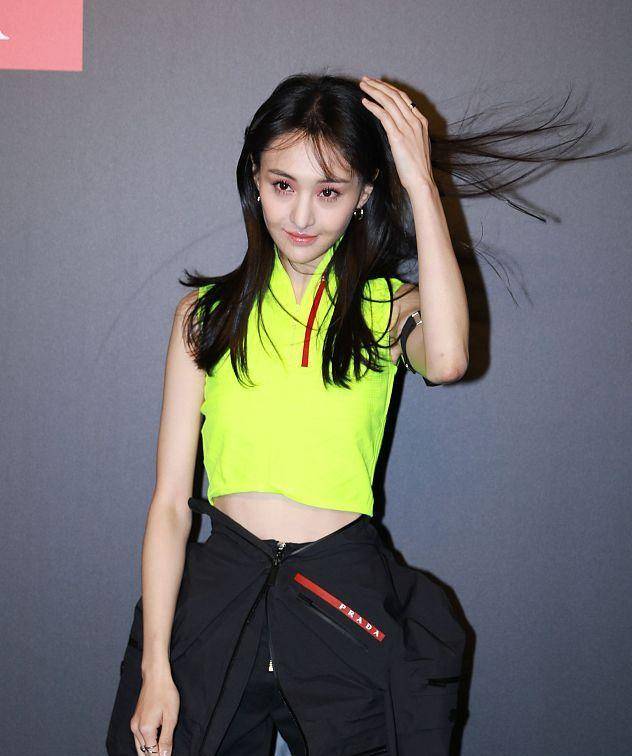 鄭爽最新動態(tài)，與自然美景的邂逅，內(nèi)心平和之旅揭秘