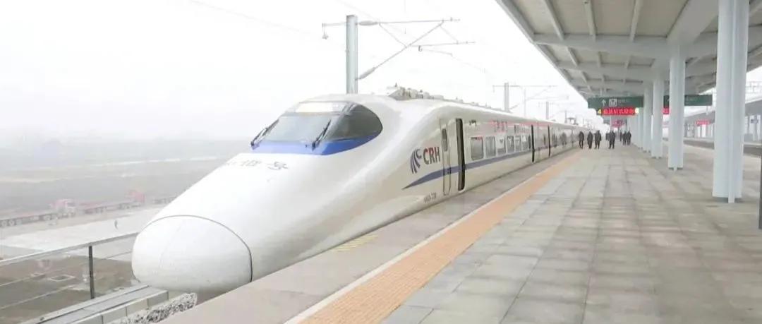 荊州機(jī)場最新動態(tài)，小巷深處的航空新篇章與美食驚喜探索