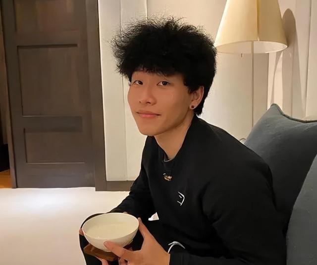 陳坤孩子母親最新消息,陳坤孩子母親最新消息，一場(chǎng)自然美景之旅，尋找內(nèi)心的平和與寧?kù)o