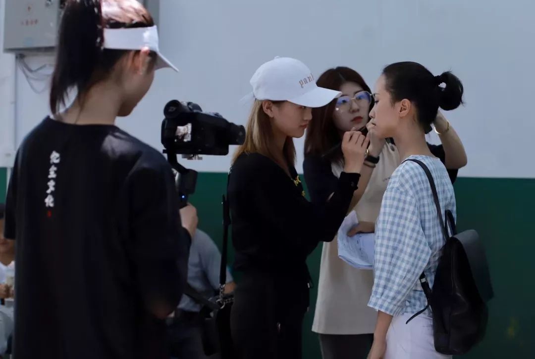 返鄉(xiāng)演員表揭秘，小巷深處的特色小店故事開啟！