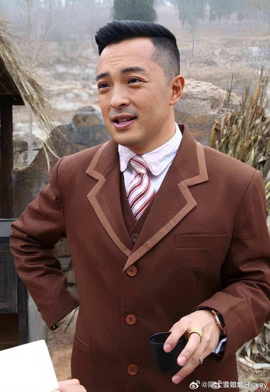 演員富大龍,演員富大龍，演技炸裂，魅力無(wú)限