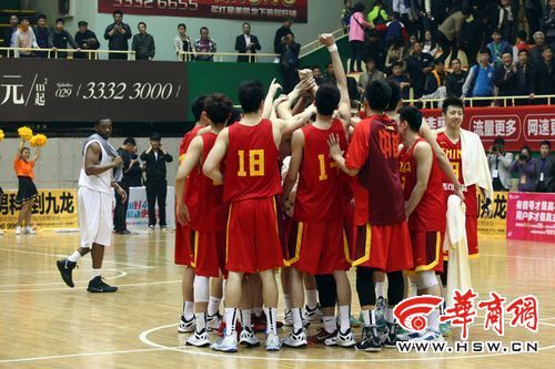 中美比賽,中美比賽，小巷深處的味覺(jué)奇遇