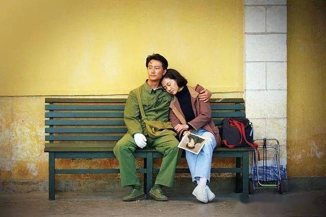 探索小巷中的特色小店，遠離色情電影，感受生活的魅力