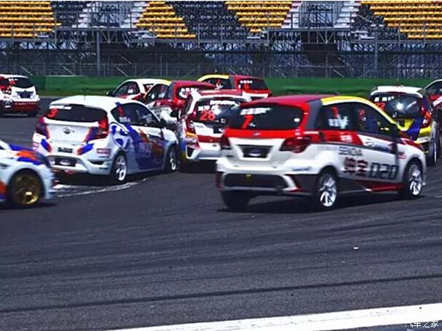 速度與激情的較量，小汽車比賽盛宴