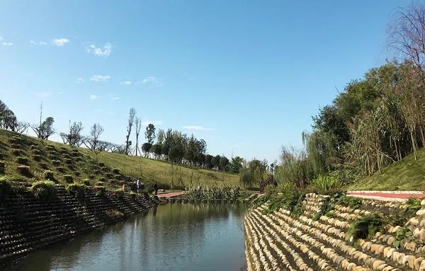 成都龍泉西河新工程，自然美景的探索之旅