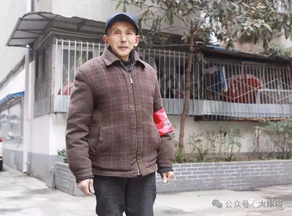 門衛(wèi)老董，日?，嵤碌臏嘏勺钚抡鹿?jié)