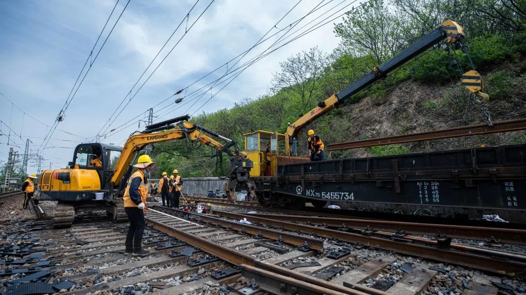 舞鋼月益鐵路最新動態(tài)揭秘，小巷中的隱藏瑰寶探秘之旅