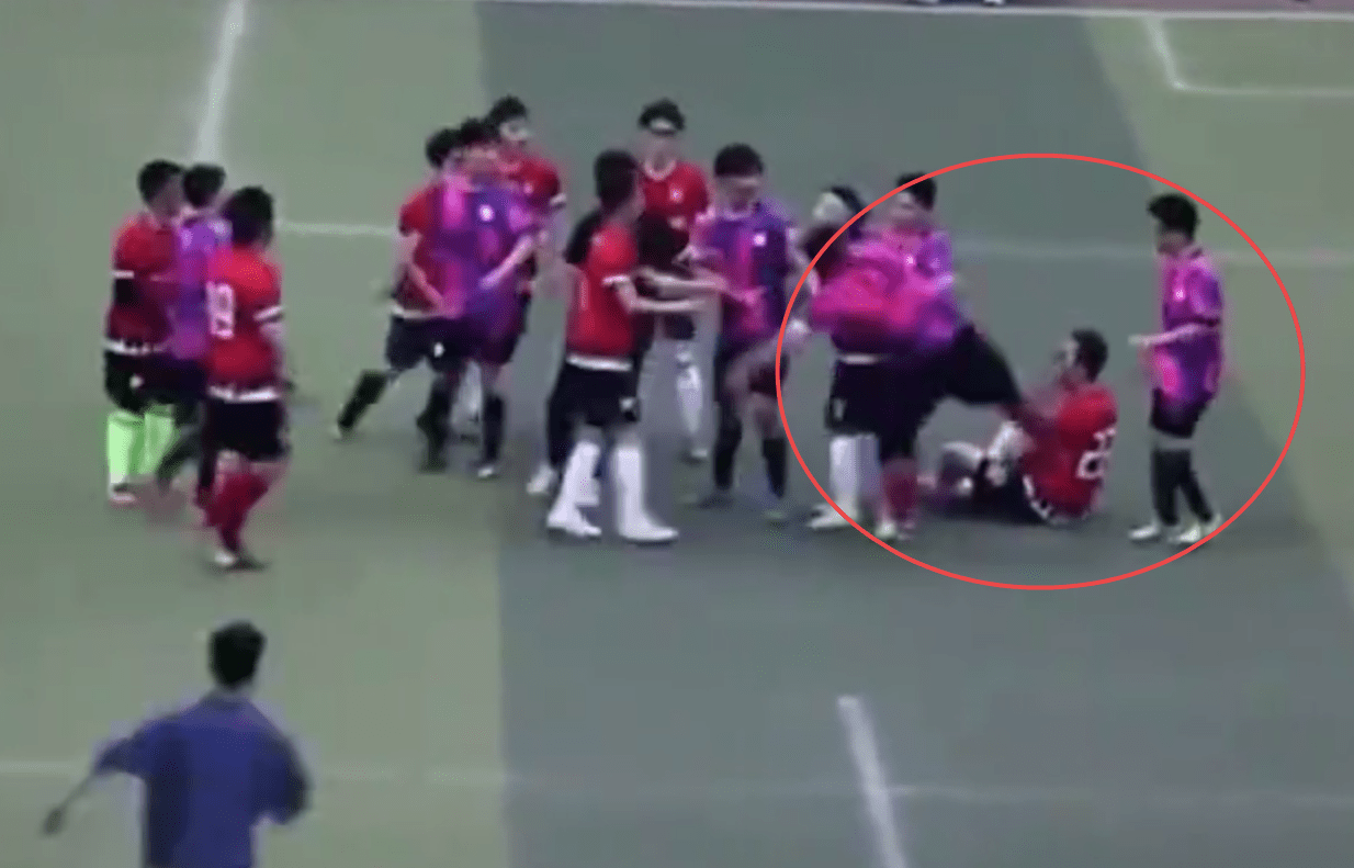 熱血沸騰的踩踩踩比賽視頻，競(jìng)技瞬間，挑戰(zhàn)你的極限！