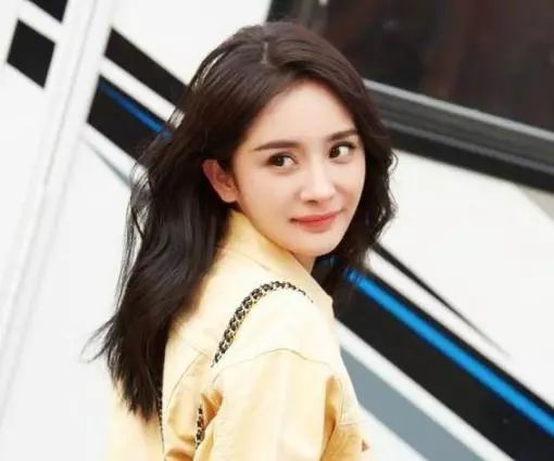 溫馨時(shí)光里的楊冪，一場愛與陪伴的采訪之旅