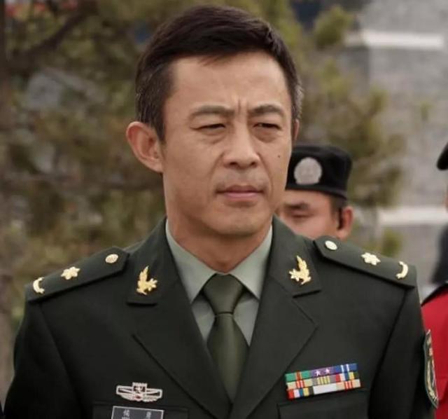 李幼斌，軍銜最高的明星，榮耀與地位的象征