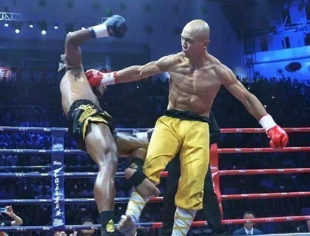泰拳佐龍比賽，技藝與激情的較量視頻欣賞