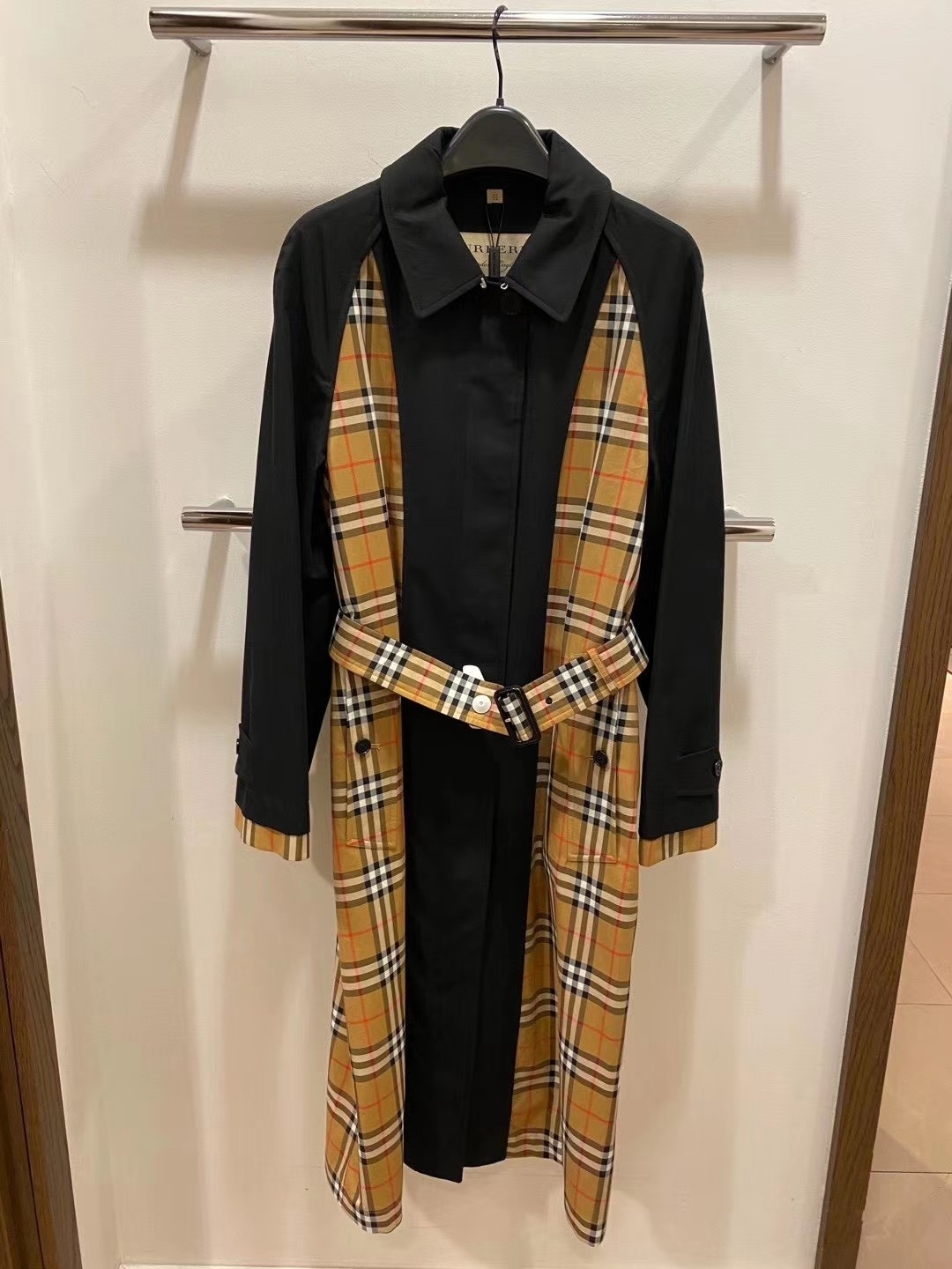 巴寶莉新款風(fēng)衣，時尚巔峰之選，引領(lǐng)潮流新風(fēng)尚