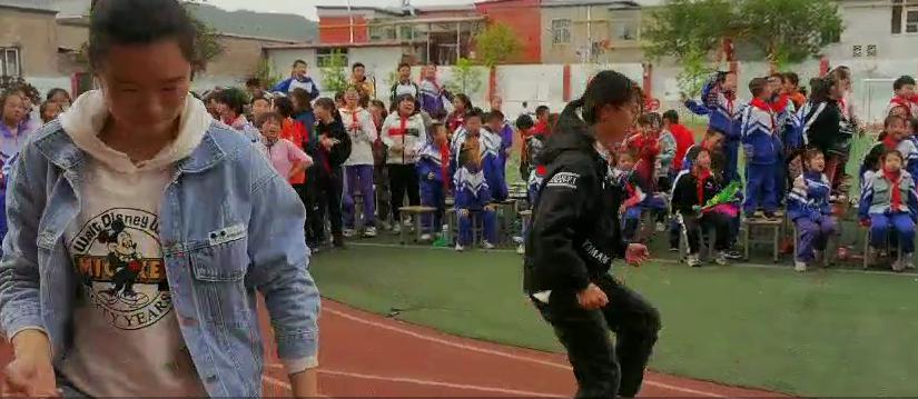 跳繩比賽簡(jiǎn)報(bào)，完成跳繩比賽任務(wù)與學(xué)習(xí)跳繩技能的指南