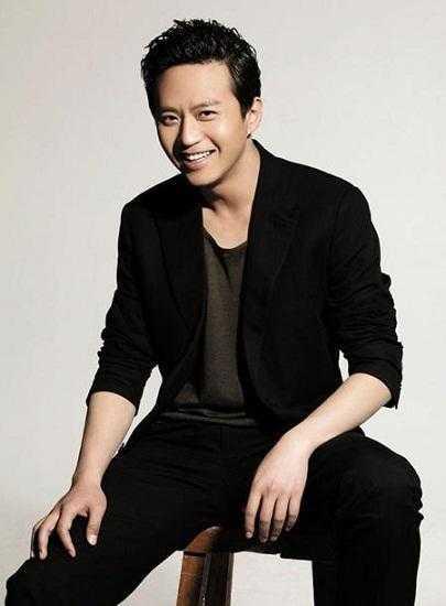 探索城市隱秘角落，男演員帶你走進(jìn)小巷中的特色小店