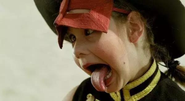 佩佩的表演藝術(shù)之路，從初學(xué)到精通的蛻變之旅