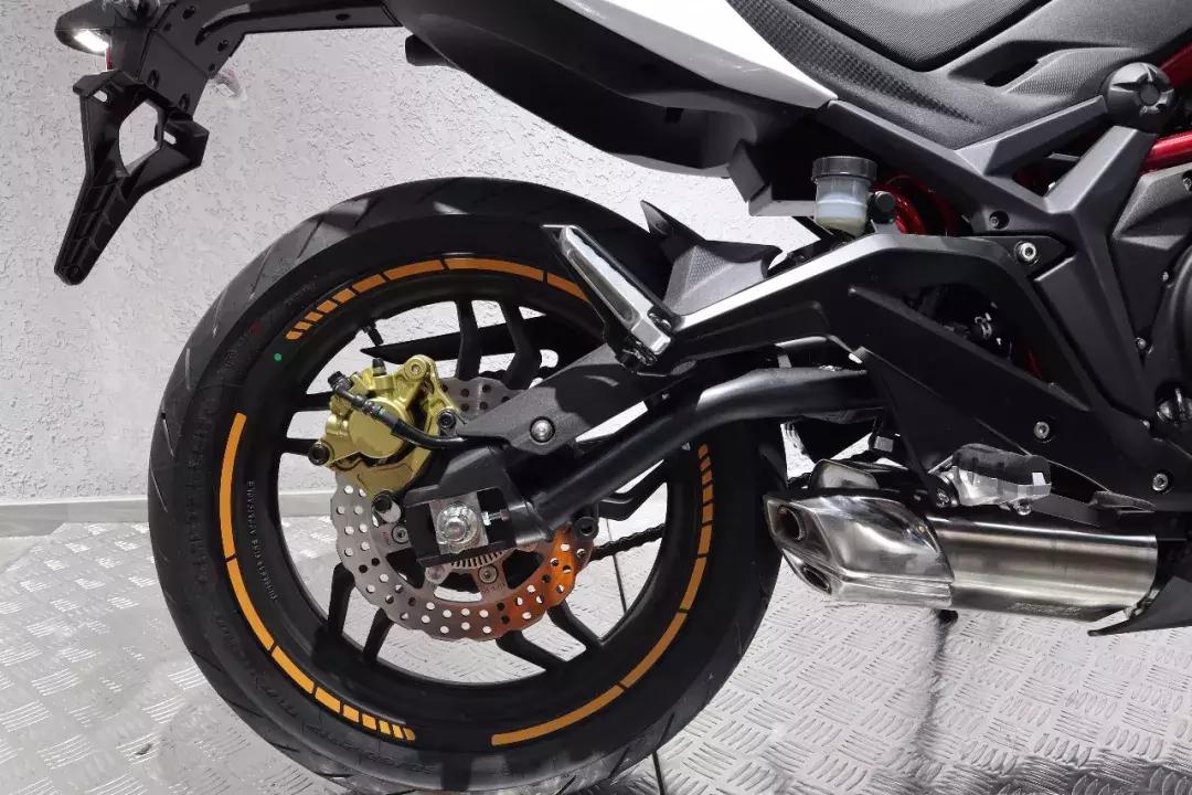 光陽(yáng)Krider400上市，歡樂(lè)騎行，緊密愛(ài)的紐帶