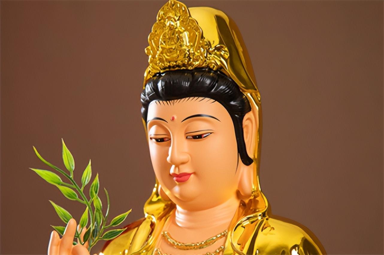 毒菩薩演員的心靈之旅，自然美景中的內心寧靜與平和探尋