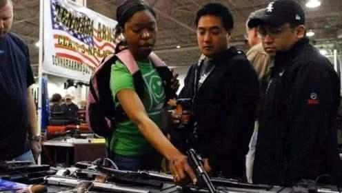 美國最新疫情中的華人逆境奮進(jìn)與成長