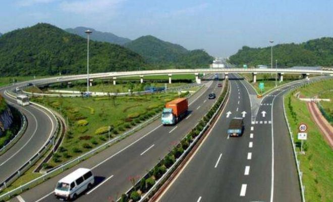 中國(guó)最新路交通邁向高效便捷新時(shí)代