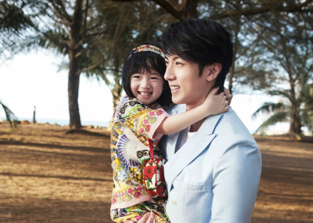 吳尊與女兒探秘小巷美食寶藏，最新發(fā)現(xiàn)與故事