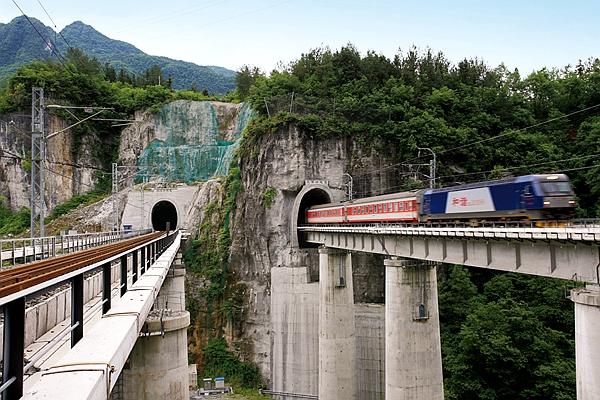 中鐵一局新班子名單，與自然相約，探尋內(nèi)心寧靜之地