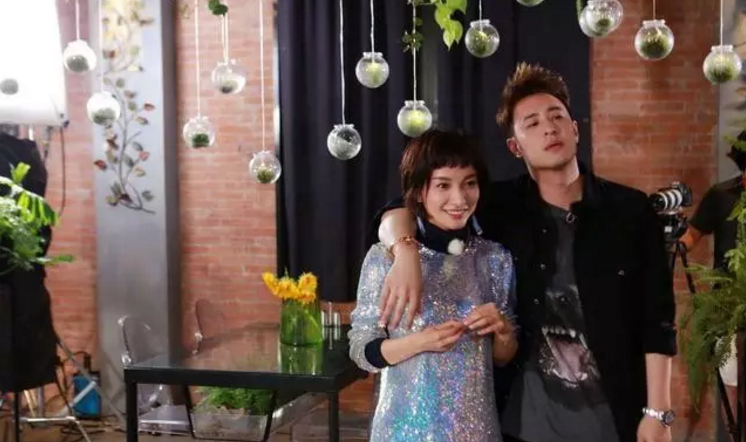 吳昕潘瑋柏最新一期深度解析，節(jié)目?jī)?nèi)容與看點(diǎn)全揭秘