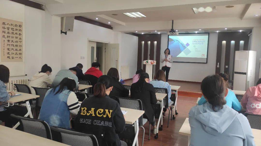 混崗集體工最新動(dòng)態(tài)，變化中的學(xué)習(xí)之旅，自信與成就感的源泉