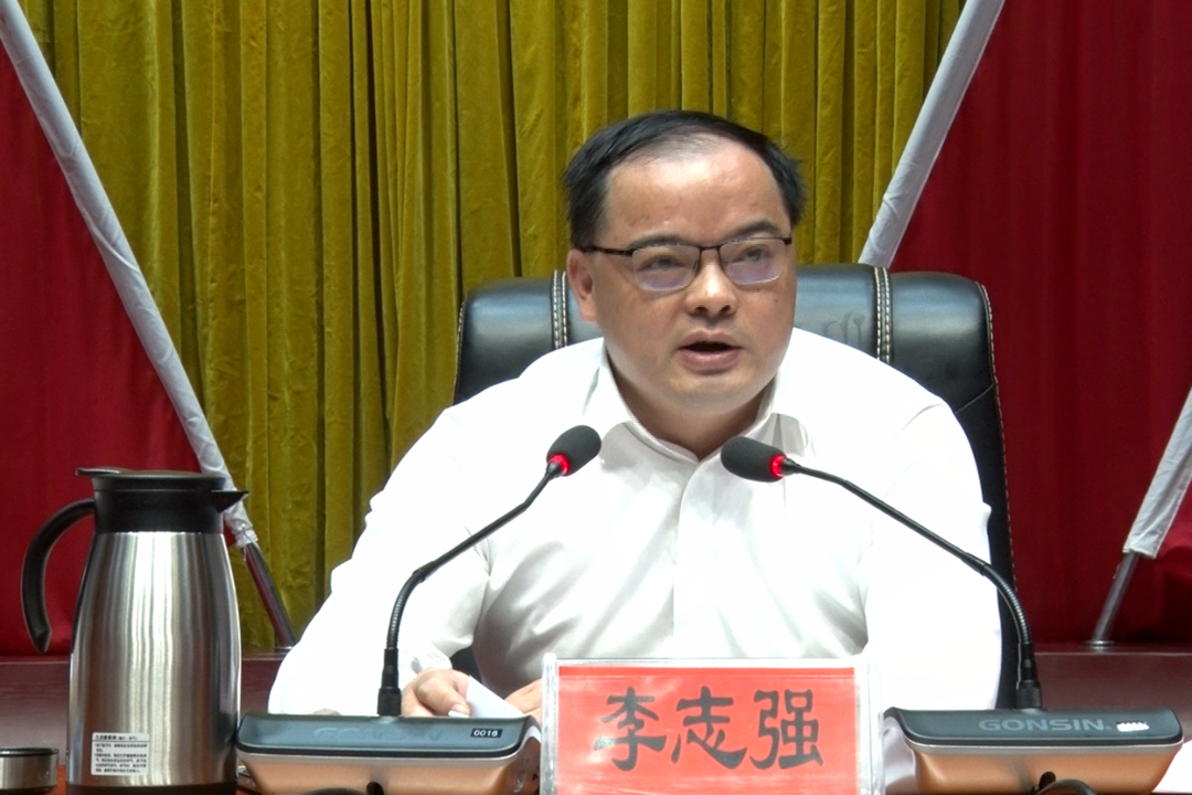 平南鎮(zhèn)書記李志強(qiáng)，勵志之光引領(lǐng)自信之路