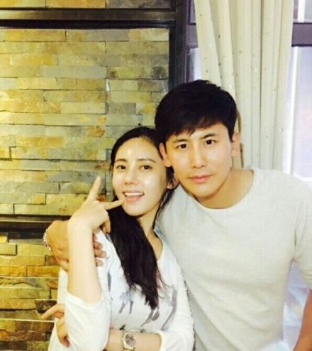 聚焦現(xiàn)代情感與婚姻新動態(tài)，同床異夢秋瓷炫最新報道