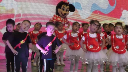 最新小矮人二人轉(zhuǎn)，傳統(tǒng)與現(xiàn)代的完美融合演繹