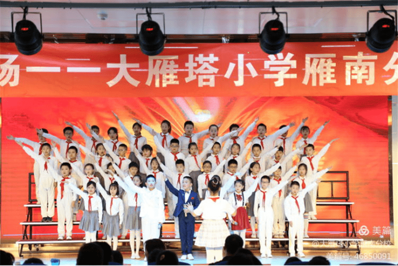 小學(xué)生愛國歌曲精選，唱響童年的愛國情旋律