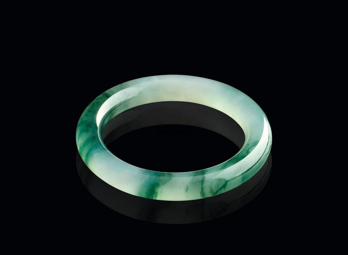 愛淇軒玉器手鐲最新款，一段溫馨的珠寶情緣